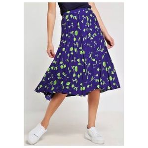 NWT Banana Republic - Navy Floral Pleated Skirt